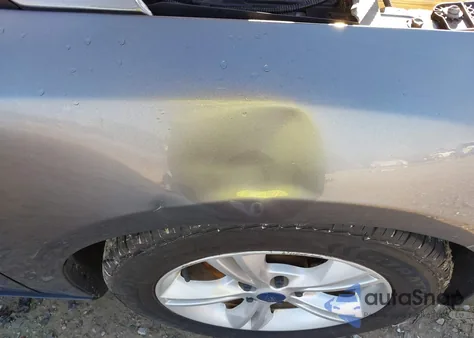 2014 Ford Focus Se z USA, uszkodzony, nr VIN 1FADP3K22EL449351